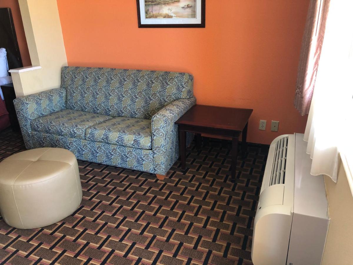 La Grange Executive Inn And Suites Екстер'єр фото