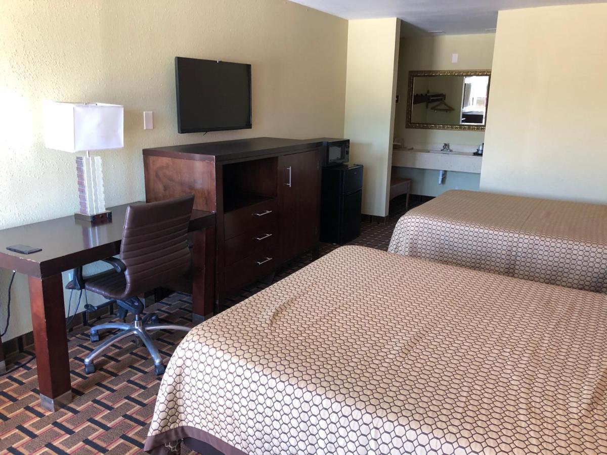 La Grange Executive Inn And Suites Екстер'єр фото